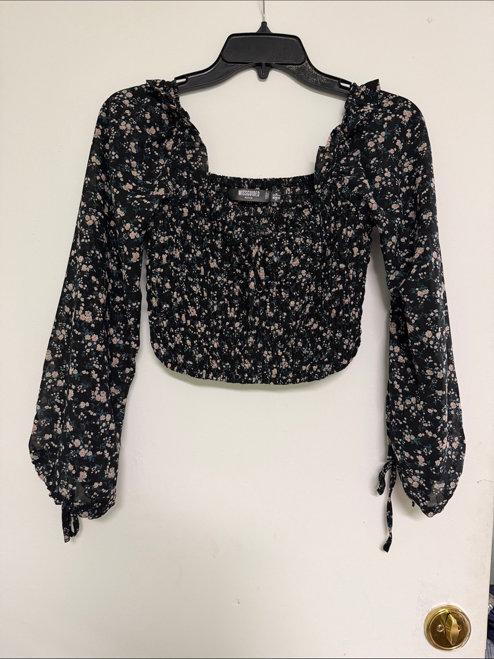 Missguided Black Floral Smocked Long-Sleeve Crop Top